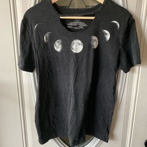 moon phase distressed tee shirt size large